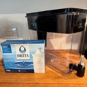 Brita Ultramax Black Water Filter Pitcher with 3-pack Replacement Filters